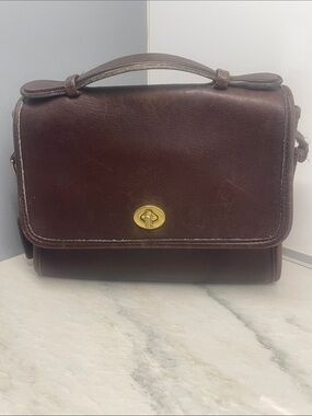 Coach Vintage Brown Court 9870 Leather Crossbody/Shoulder Bag Brass Turnlock